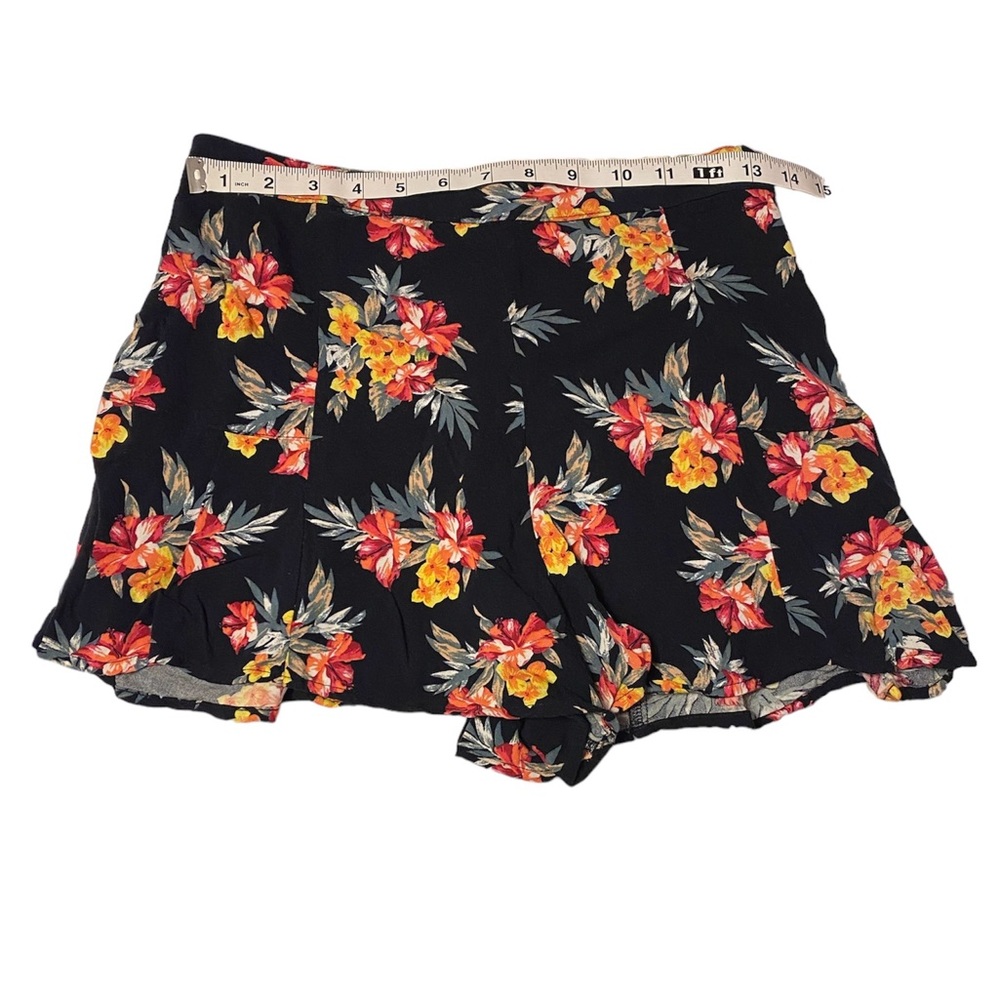 Hollister Navy Blue Floral Shorts size small - Picture 3 of 5